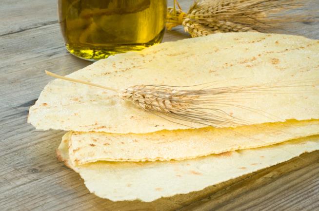 Il pane carasau: la ricetta 3 sfoglie di pane carasau