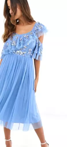 Vestito midi blu giacinto con top in tulle con spalline sottili e decorazioni a paillettes e gonna con volant