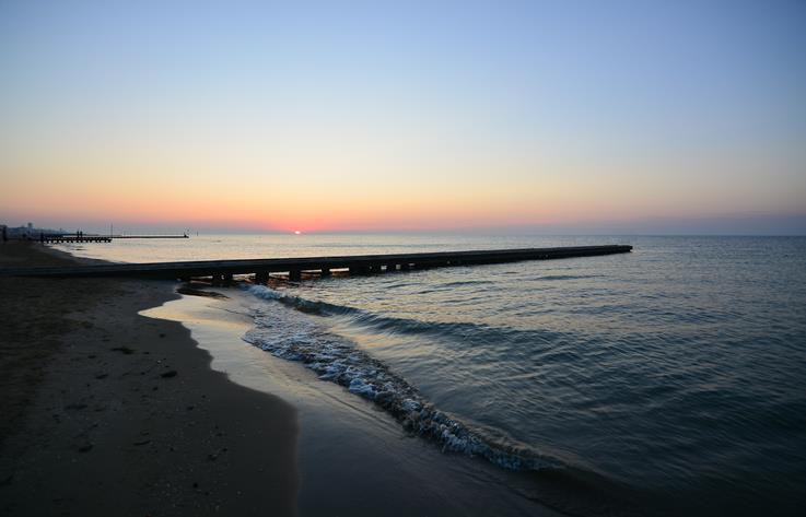 Comacchio L'alba sulla spiaggia di Comacchio