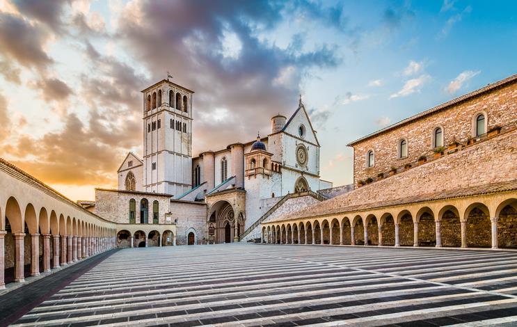 Assisi La chiesa di San Francesco ad Assisi.