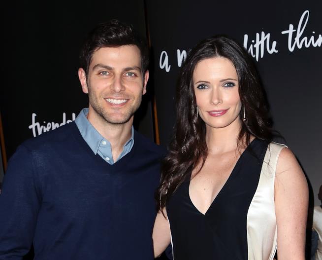 LE star di Grimm David Giuntoli e Elizabeth Tulloch David Giuntoli e Elizabeth Tulloch