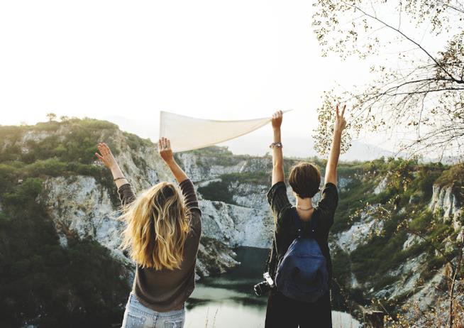 Flashpack: vacanze di gruppo per single, all'insegna della libertà I viaggi di gruppo di Flashpack per single 30-40enni