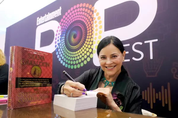 L'autrice di Outlander, Diana Gabaldon, parla del futuro della serie. L'autrice di Outlander, Diana Gabaldon, parla del futuro della serie.