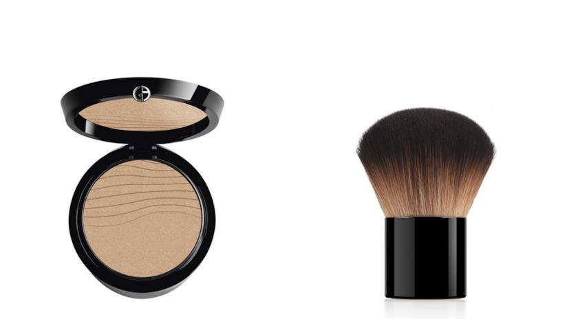 Giorgio Armani presenta la nuova linea make-up Neo Nude Collection Il fondotinta Neo Nude Fusion Powder di Giorgio Armani con apposito kabuki