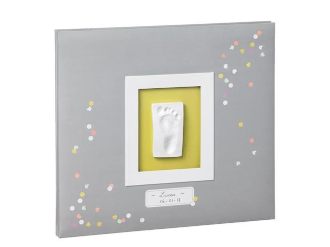 Album foto personalizzabile con calco della manina o del piedino del bebè Album foto personalizzabile con calco della manina o del piedino del bebè