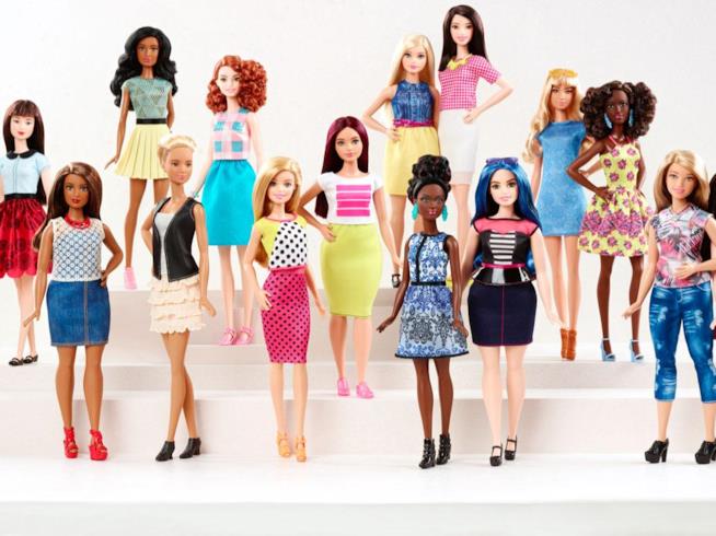Le Barbie con le curve Una nuova generazione di Barbie con le curve