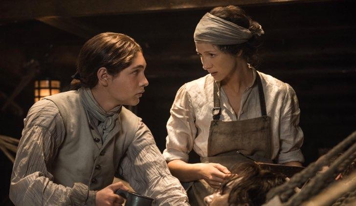 Claire ed Elias Claire spiega a Elias come proteggersi dall'infezione