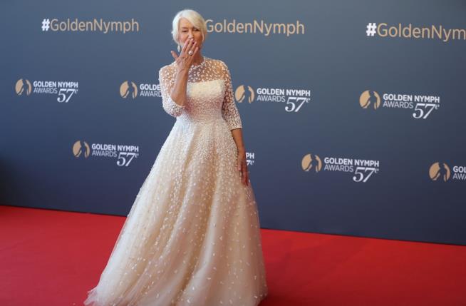 Helen Mirren al 57mo Festival TV Monte-Carlo L'attrice Helen Mirren sul red carpet del 57mo Festival TV Monte-Carlo