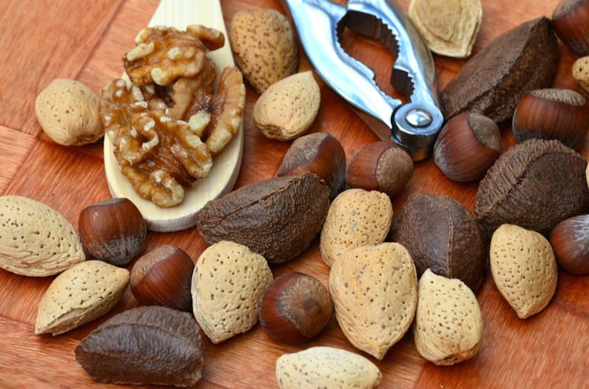 La frutta secca contribuisce a ridurre il tasso di glicemia. Della frutta secca