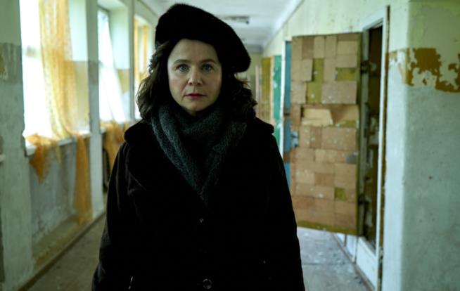 Emily Watson in Chernobyl Una scena di Chernobyl con Emily Watson