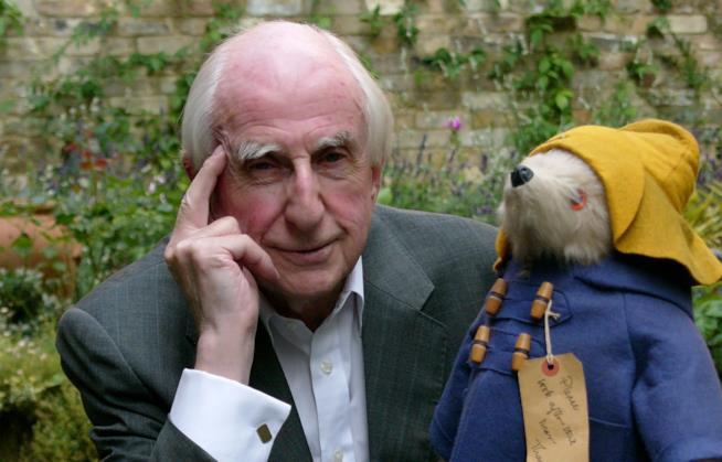 Muore Michael Bond il creatore dell'orsetto Paddington Primo piano di Michael Bond