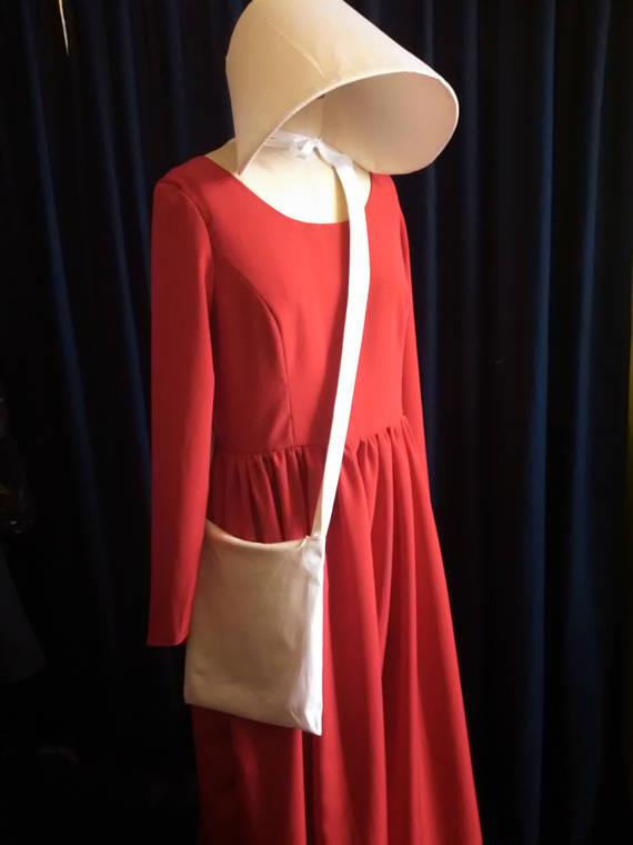 Il costume delle ancelle - The Handmaid's Tale Il costume completo delle ancelle di The Handmaid's Tale