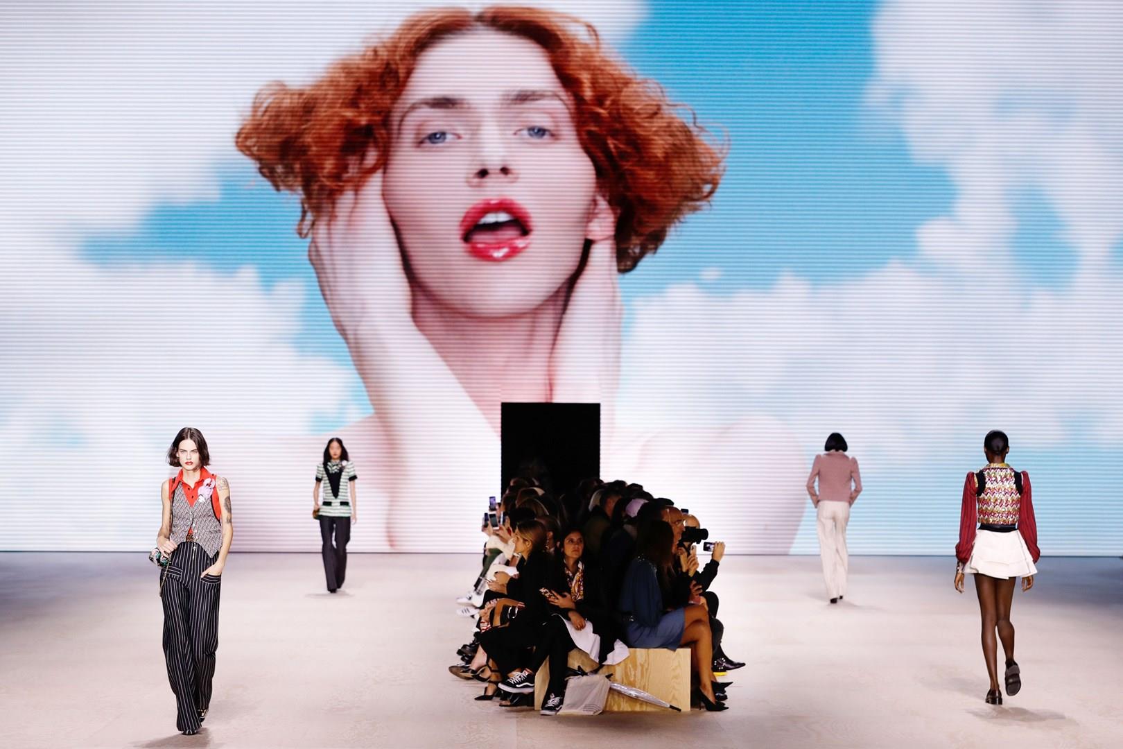 Paris Fashion Week 2019: tutta la nuova collezione Louis Vuitton Le modelle Louis Vuitton in passerella