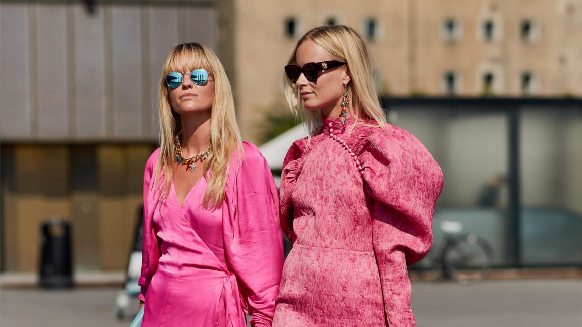 Jeanette Madsen & Thora Valdimarsdottir durante lo Street Style di Copenhagen