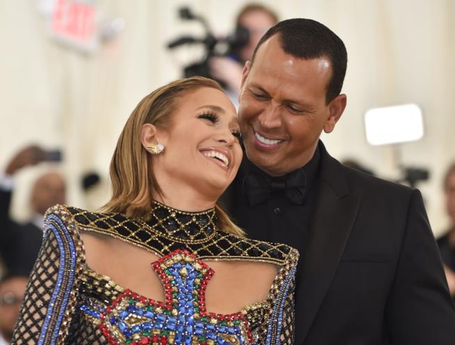 Jennifer Lopez rompe il silenzio su Alex Rodriguez Jennifer Lopez e Alex Rodriguez