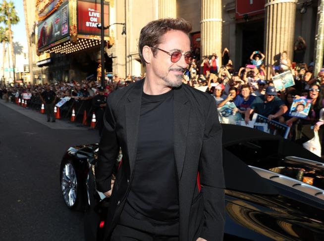 Robert Downey Jr lascia gli Avengers Robert Downey Junior nelle vesti di Iron Man