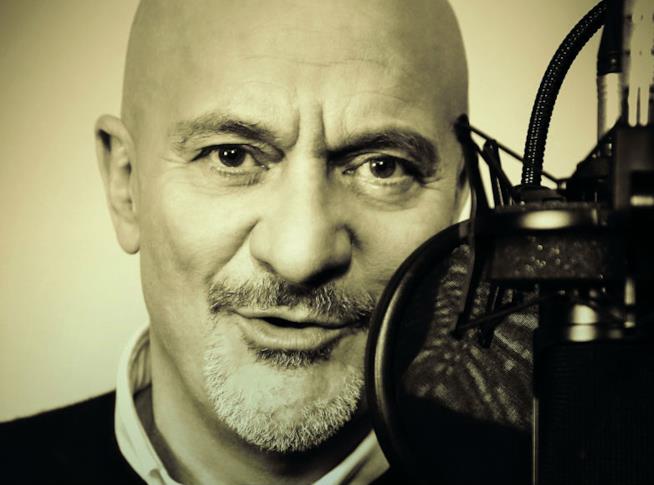 Audible ha lanciato Comedy Pills, nato da un'idea di Claudio Bisio Claudio Bisio nella locandina di Comedy Pills