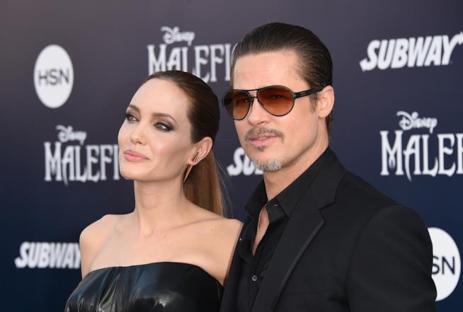 Angelina Jolie dovrà far passare a Brad Pitt più tempo insieme ai loro figli Angelina Jolie e Brad Pitt