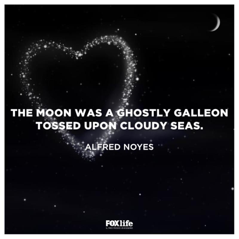Frase Noyes Mezza luna in un cielo stellato
