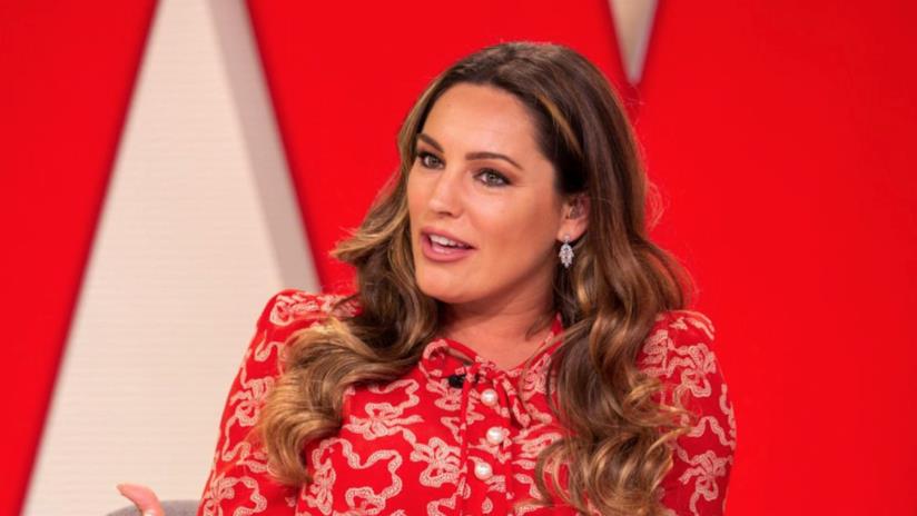 Kelly Brook fa discutere Kelly Brook in primo piano