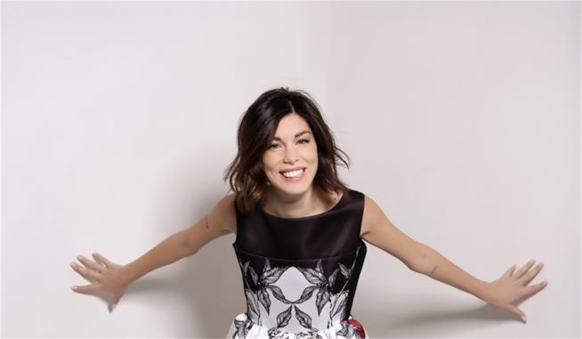 Bianca Atzei manda un nuovo messaggio d'amore a Max Biaggi La cantante Bianca Atzei manda via social messaggi d'amore al fidanzato Max Biaggi