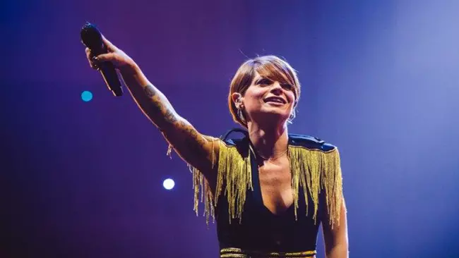 Alessandra Amoroso nei guai: denunciata per il video di Fidati ancora di me Alessandra Amoroso