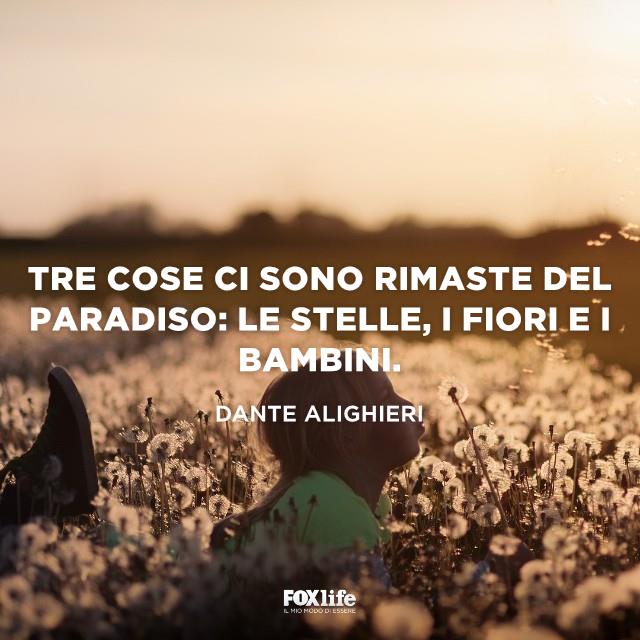 Frase Alighieri Bambina sdraiata in un prato