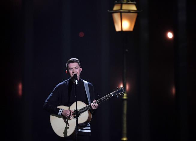Ryan O'Shaughnessy all'Eurovision con la canzone Together Ryan O'Shaughnessy durante la sua esibizione all'Eurovision Song Contest