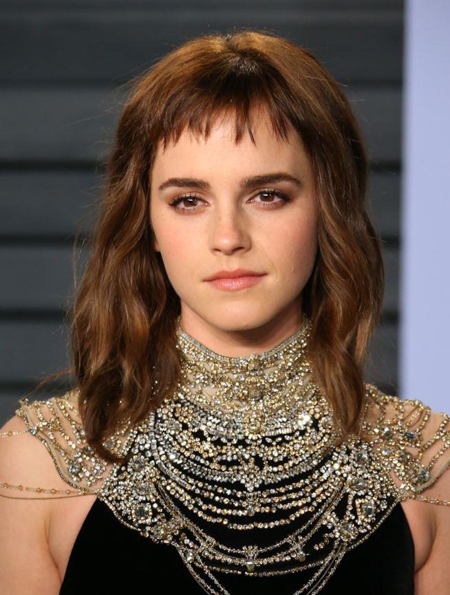 Emma Watson L'attrice Emma Watson sfoggia uno shag bob scalato con frangia baby