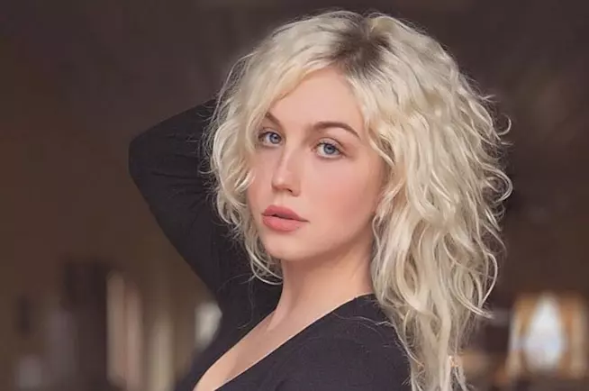La storia di Erin Anderson, transgender che ha trovato l'amore nell'uomo che l'aveva respinta Erin Anderson e il fidanzato