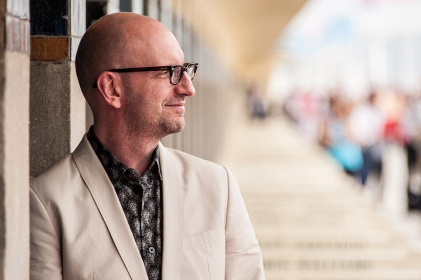 Il regista Steven Soderbergh in uscita con Logan Lucky è pronto con un altro film girato con l'iPhone Il regista Steven Soderbergh alla presentazione del suo film Dietro i candelabri
