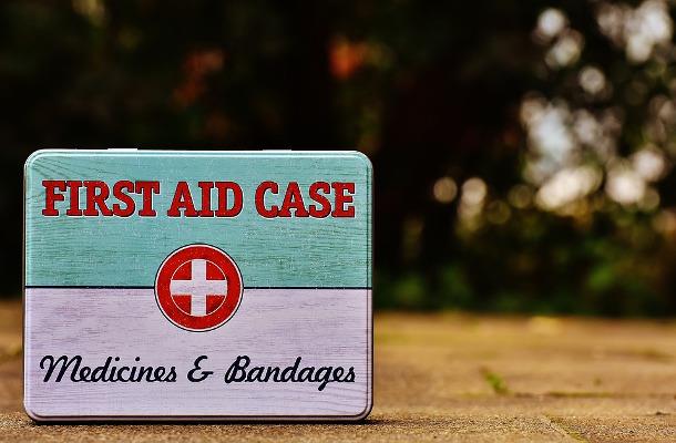 Viaggiare sicuri e in salute, un kit di soccorso Kit del pronto soccorso