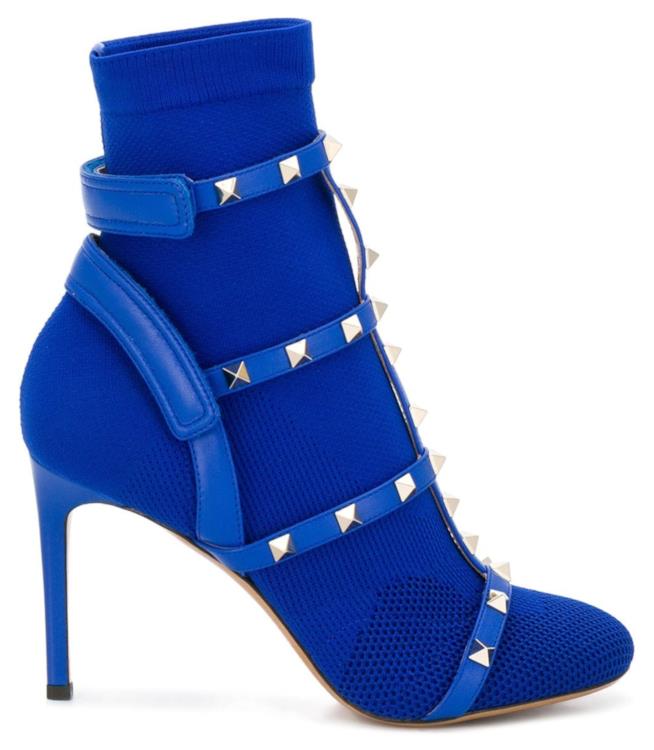 Stivaletti blu elettrico con cinturini e borchie di moda per l'autunno inverno 2018-19 Stivaletti blu elettrico con borchie di moda per l'autunno inverno 2018-19