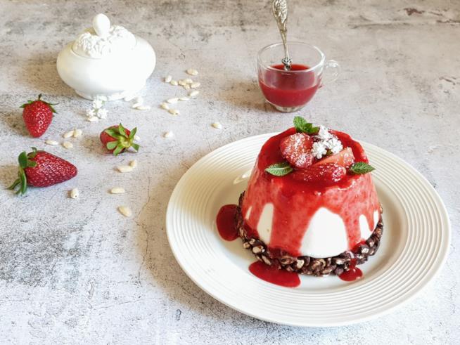 Semifreddo di ricotta Dolce al cucchiaio con fragole