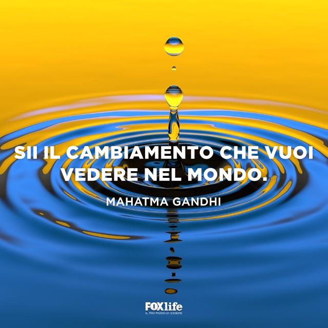 Cambiamento Goccia che cade in acqua