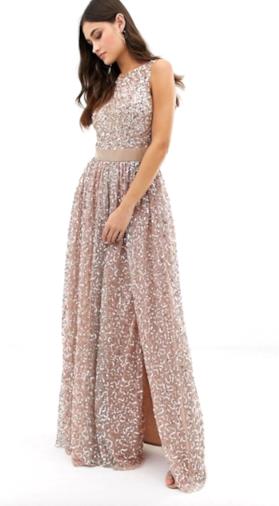 Vestito grigio cipria con delicate paillettes tono su tono a contrasto e vita in raso
