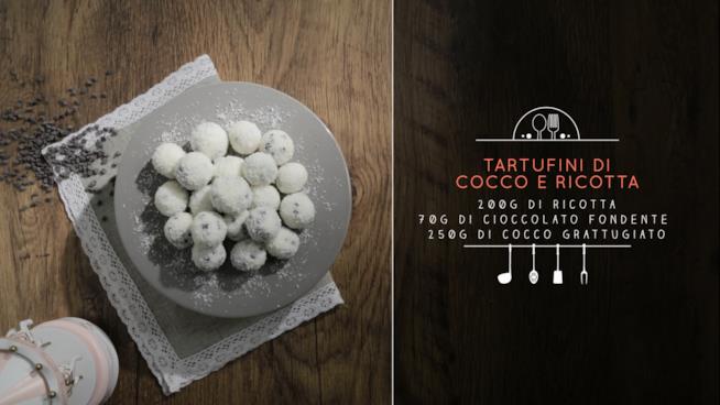 Cocchini: tartufini di ricotta e gocce di cioccolato con spolverata di cocco Cocchini: tartufini di cocco e ricotta