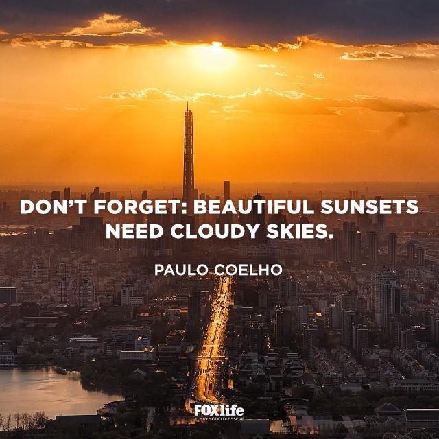 Frase riflessiva coelho Metropoli al tramonto