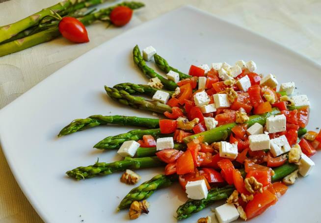 Insalata di asparagi Verdura e formaggio