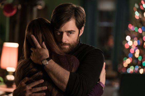 Roger e Bree Roger abbraccia Brianna