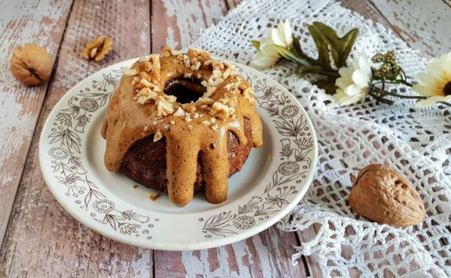 Ciambella al caffè Dolce con noci