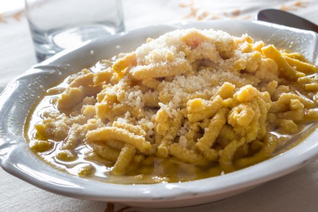 Passatelli in brodo: la ricetta tradizionale con il brodo di carne Passatelli in brodo