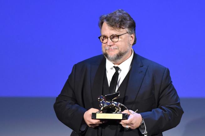 The Shape of Water è il Leone d'Oro di Venezia 74 Guillermo del Toro premiato a Venezia 74