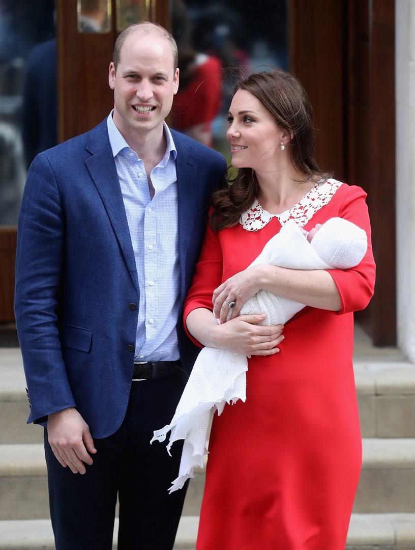 Royal Baby: spoiler sul suo nome William e Kate con il nuovo arrivato