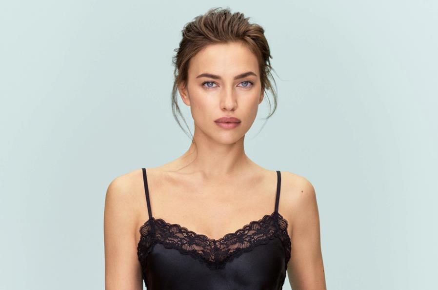 Irina Shayk nella campagna Intimissimi