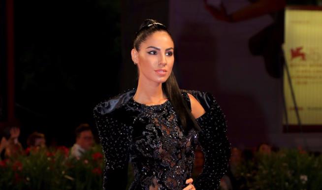Giulia De Lellis insultata da una star di film hard Giulia De Lellis sul red carpet