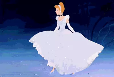 Cenerentola Un'immagine di Cenerentola che sale sulla carrozza