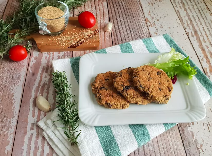 Polpette di amaranto Piatto con tre frittelle