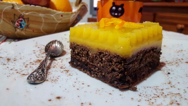 Dolcetto cioccolato arancia Dolce con cioccolato e crema gialla