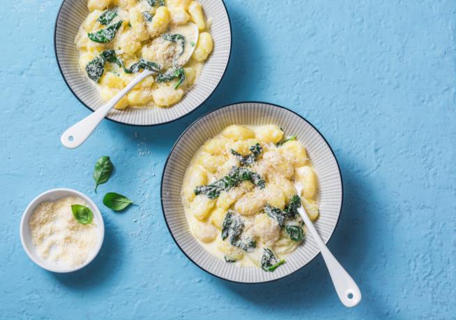 Gnocchetti di miglio con alghe e limone: la ricetta con le alghe wakame Gnocchetti di miglio con alghe wakame e limone